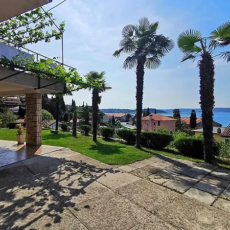 Nea Apartament *