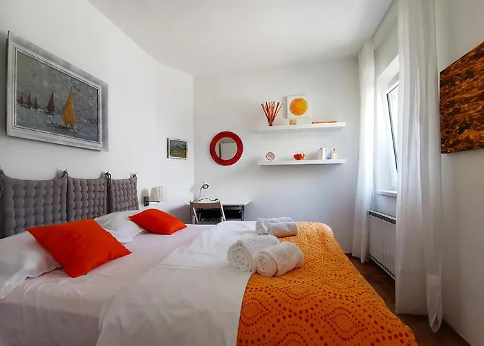 Nea By Locap Group * ポルトローシュ